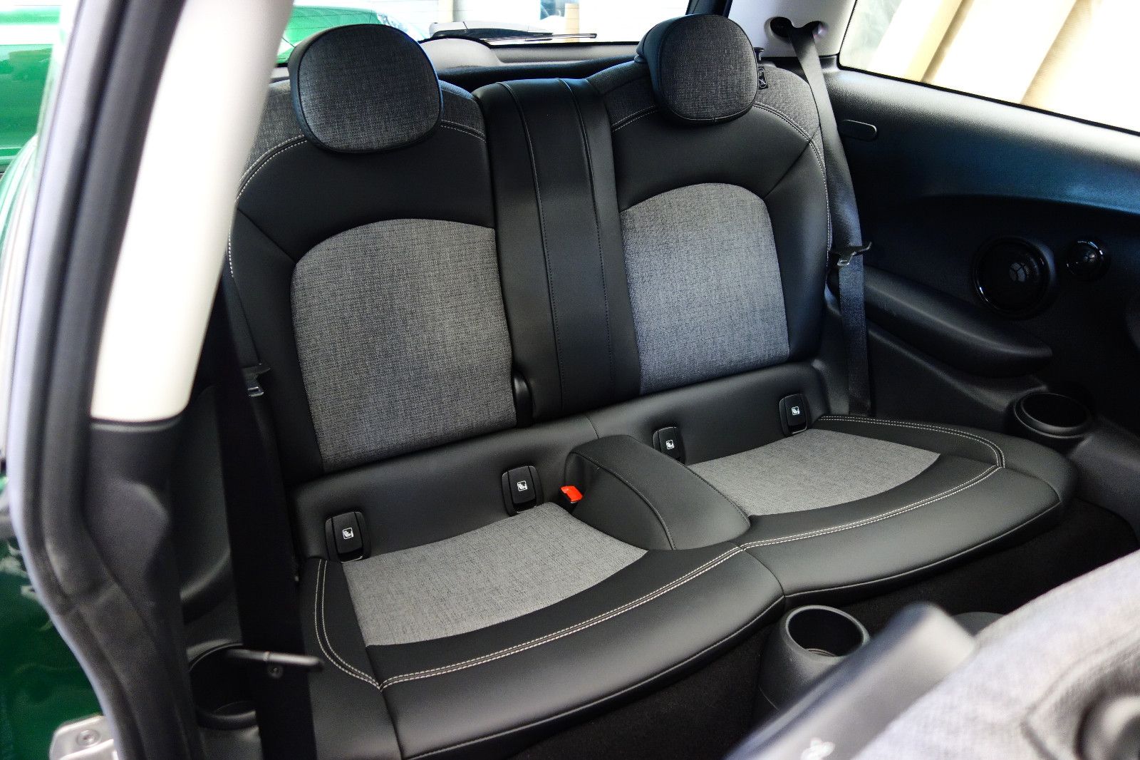 MINI Cooper SE Classic - Samsaru's Car Outlet