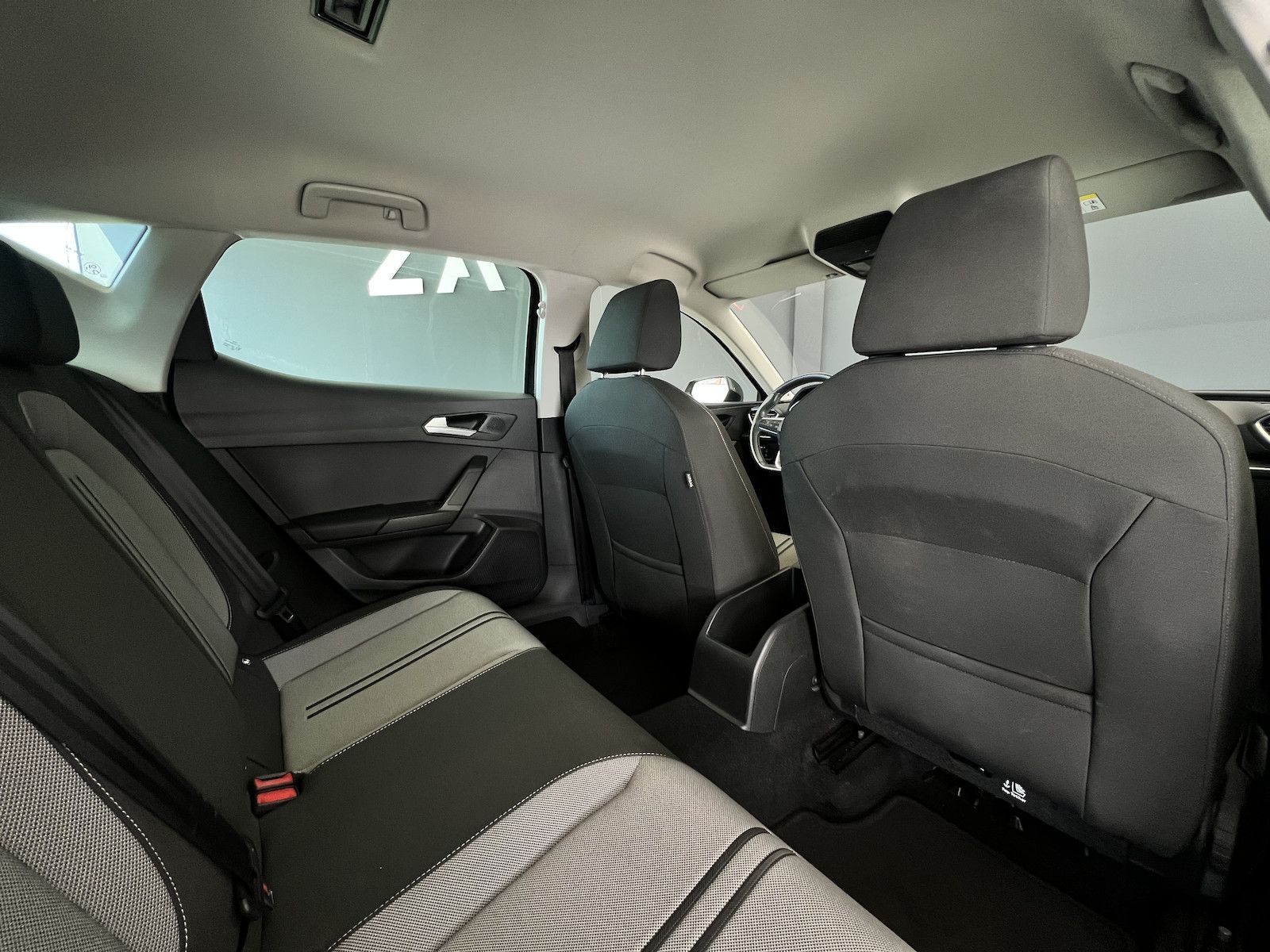 Seat Leon 2.0 TDI Style - Samsaru's Car Outlet