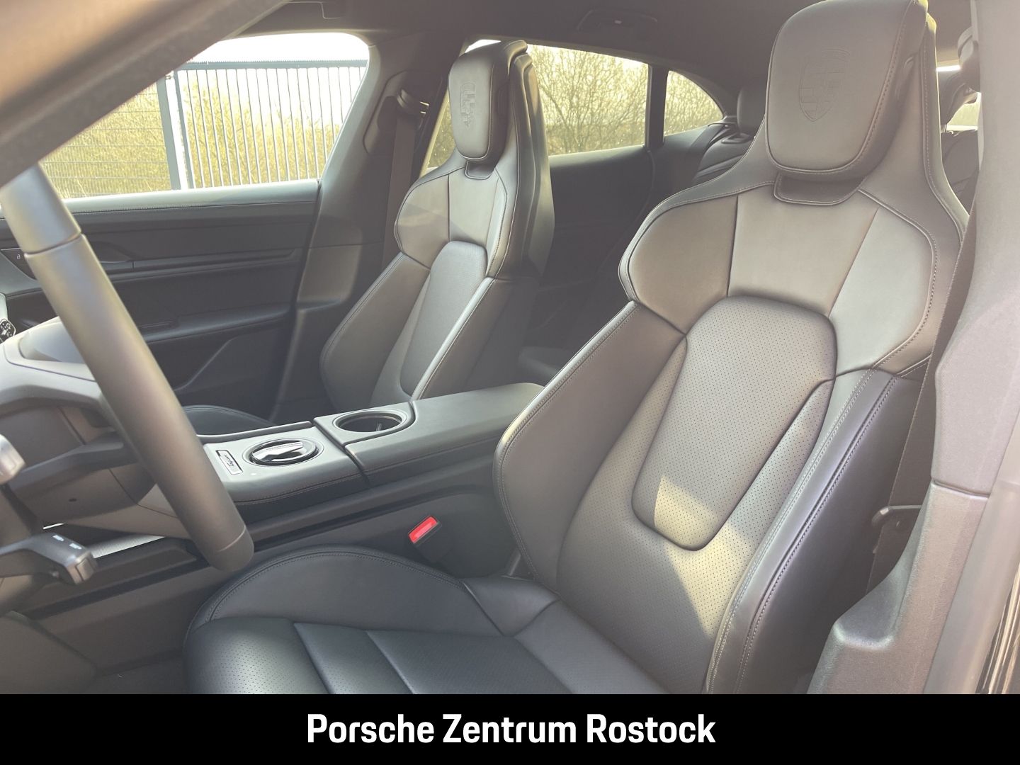 Porsche Taycan 4 Cross Turismo InnoDrive LED-Matrix