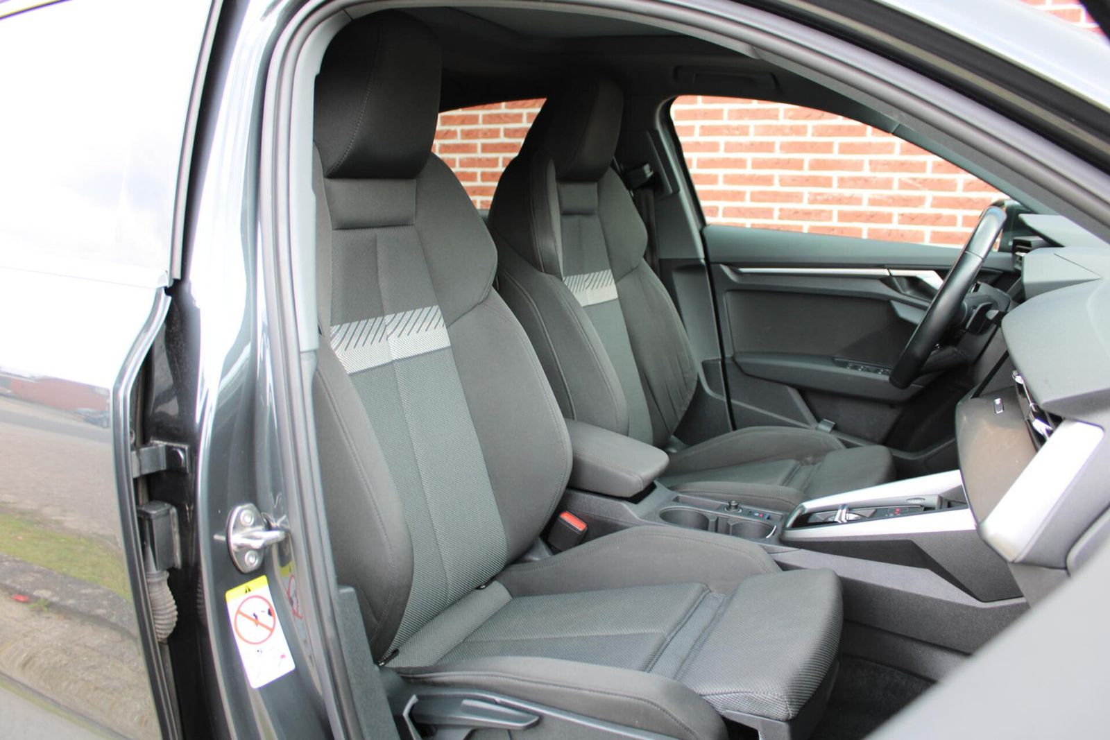 Audi A3 Limousine 30 TFSI Business edition | PANO-DAK