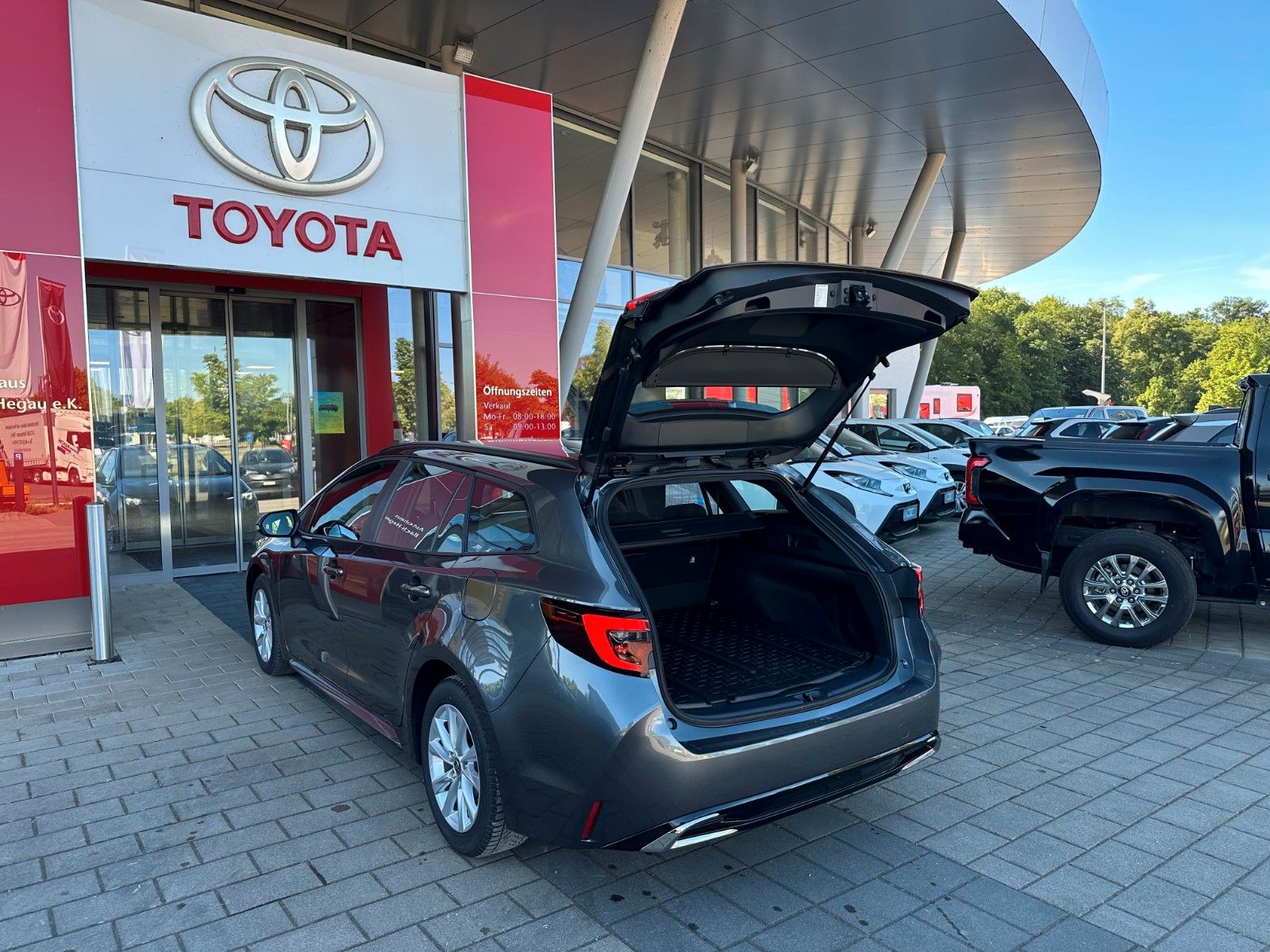 Toyota Corolla TS 1.8 Hybrid Business Edition, LED