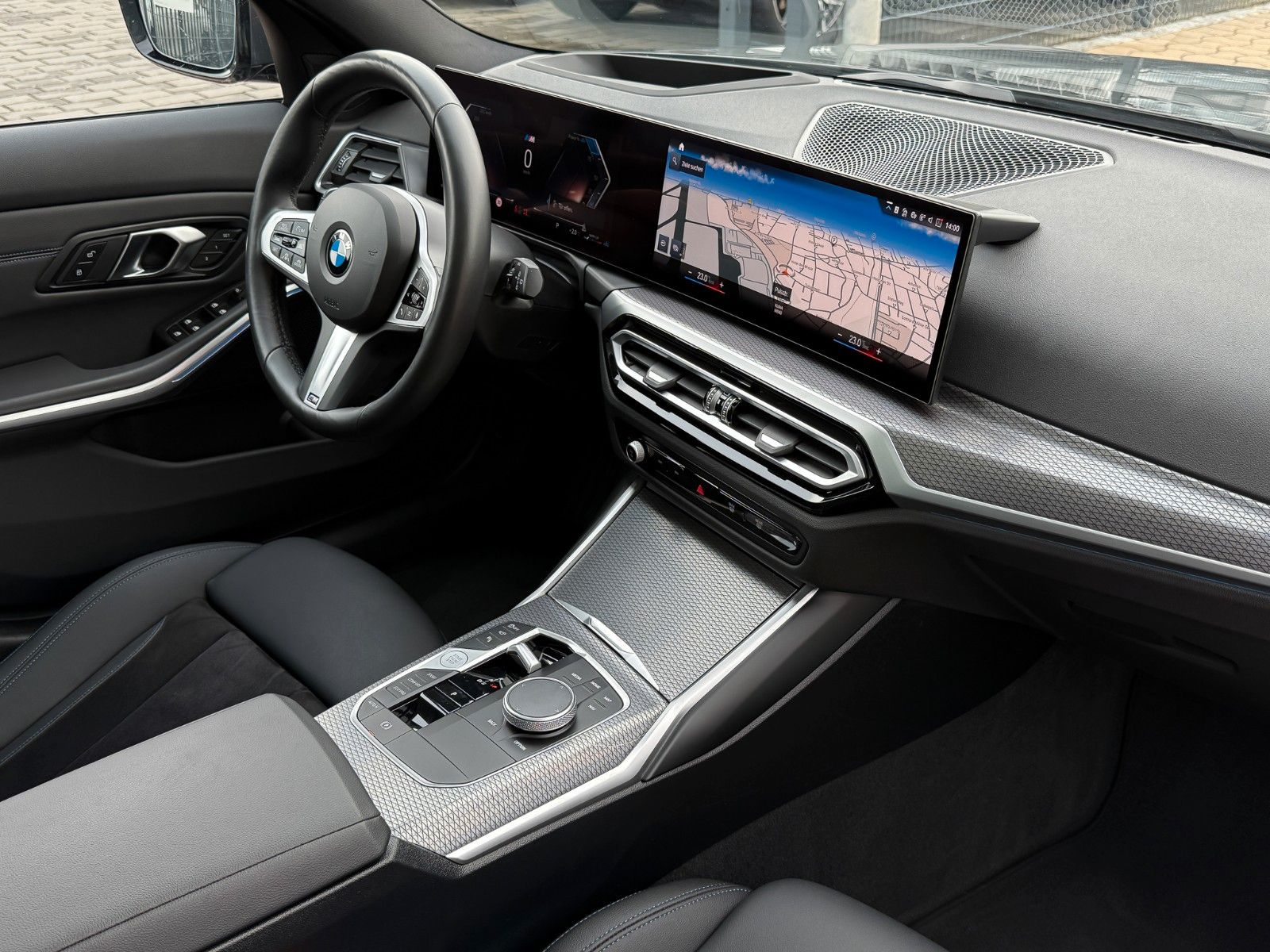 BMW 320d xD M Sport pro HuD AHK Pano hifi StHzg