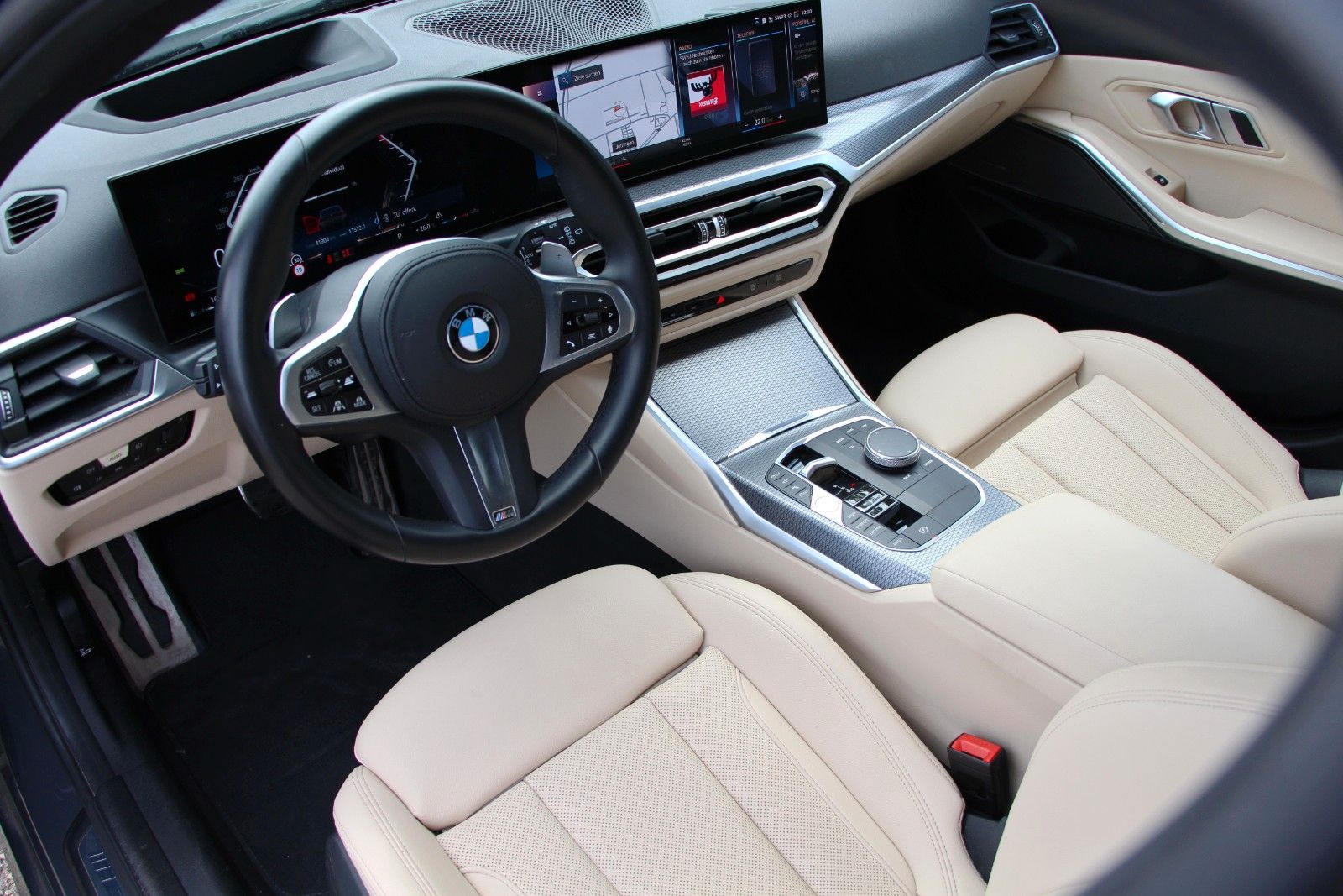 BMW 330i Touring HUD*LEDER*PANO*D-ASSISTENT M Sport