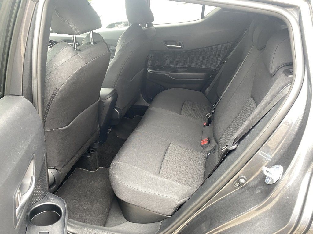 Toyota C-HR 2.0 Hybrid - Samsaru's Car Outlet