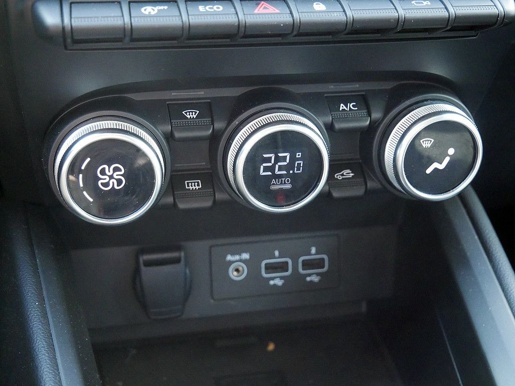Renault Clio Intens TCe 130 EDC - Samsaru's Car Outlet