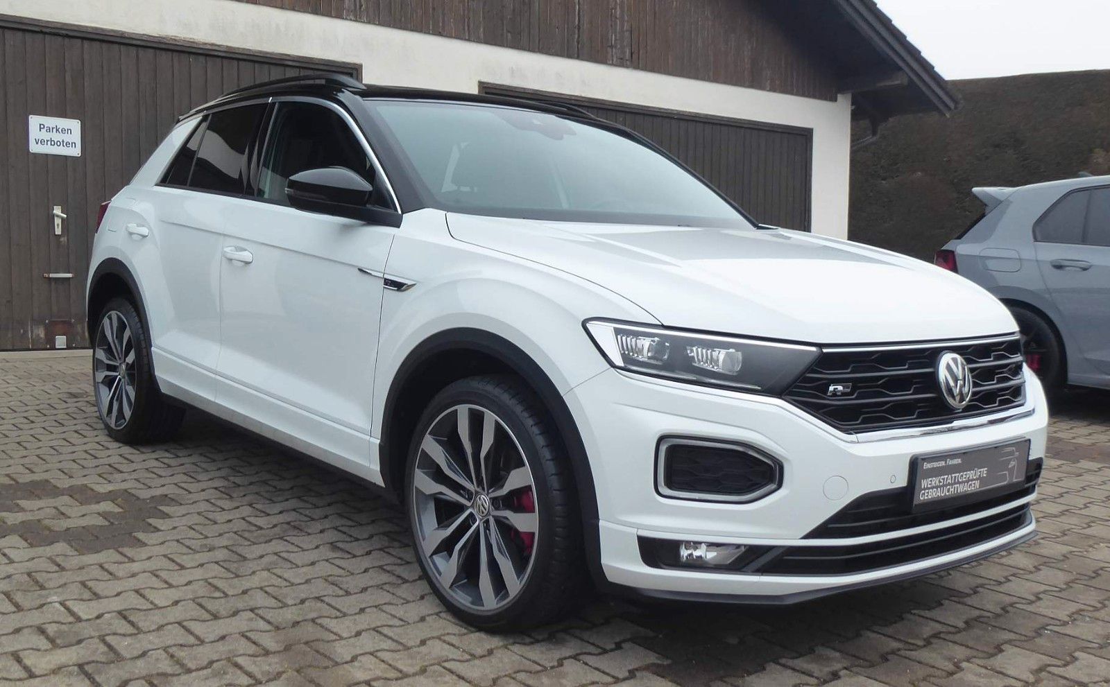 Volkswagen T-Roc Sport R-LINE - Samsaru's Car Outlet
