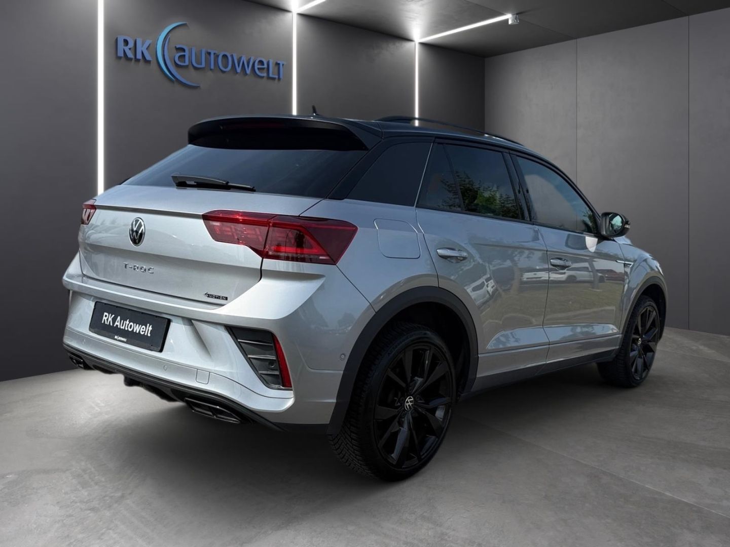 Volkswagen T-Roc R-Line 4motion 2.0 TSI - Samsaru's Car Outlet
