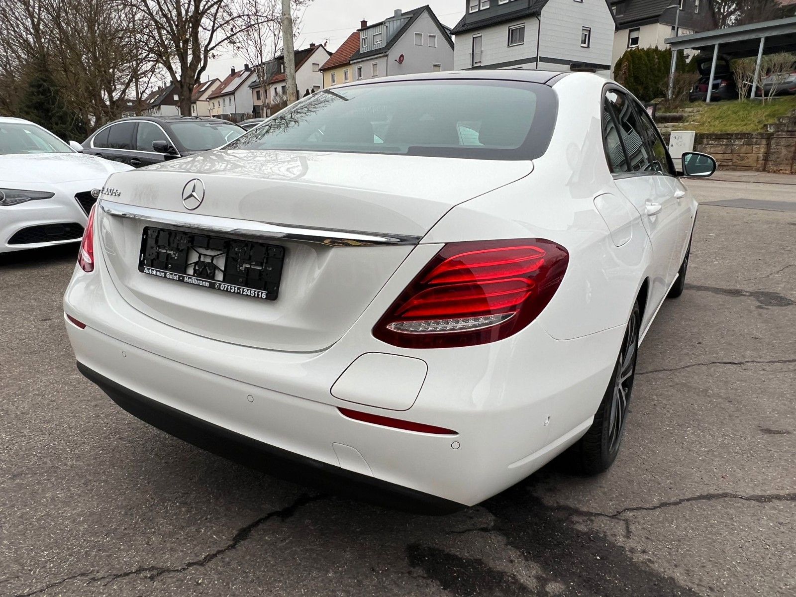 Mercedes-Benz E -Klasse Lim. E 300 de - Samsaru's Car Outlet
