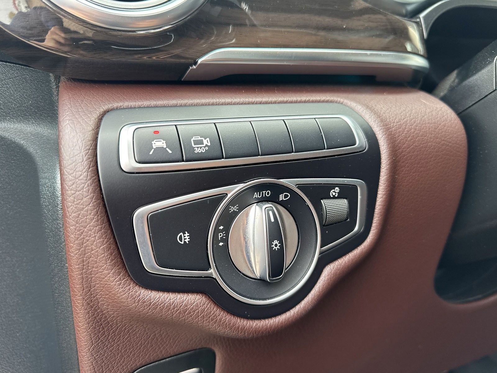 Mercedes-Benz V 250 AMG-Line - Samsaru's Car Outlet