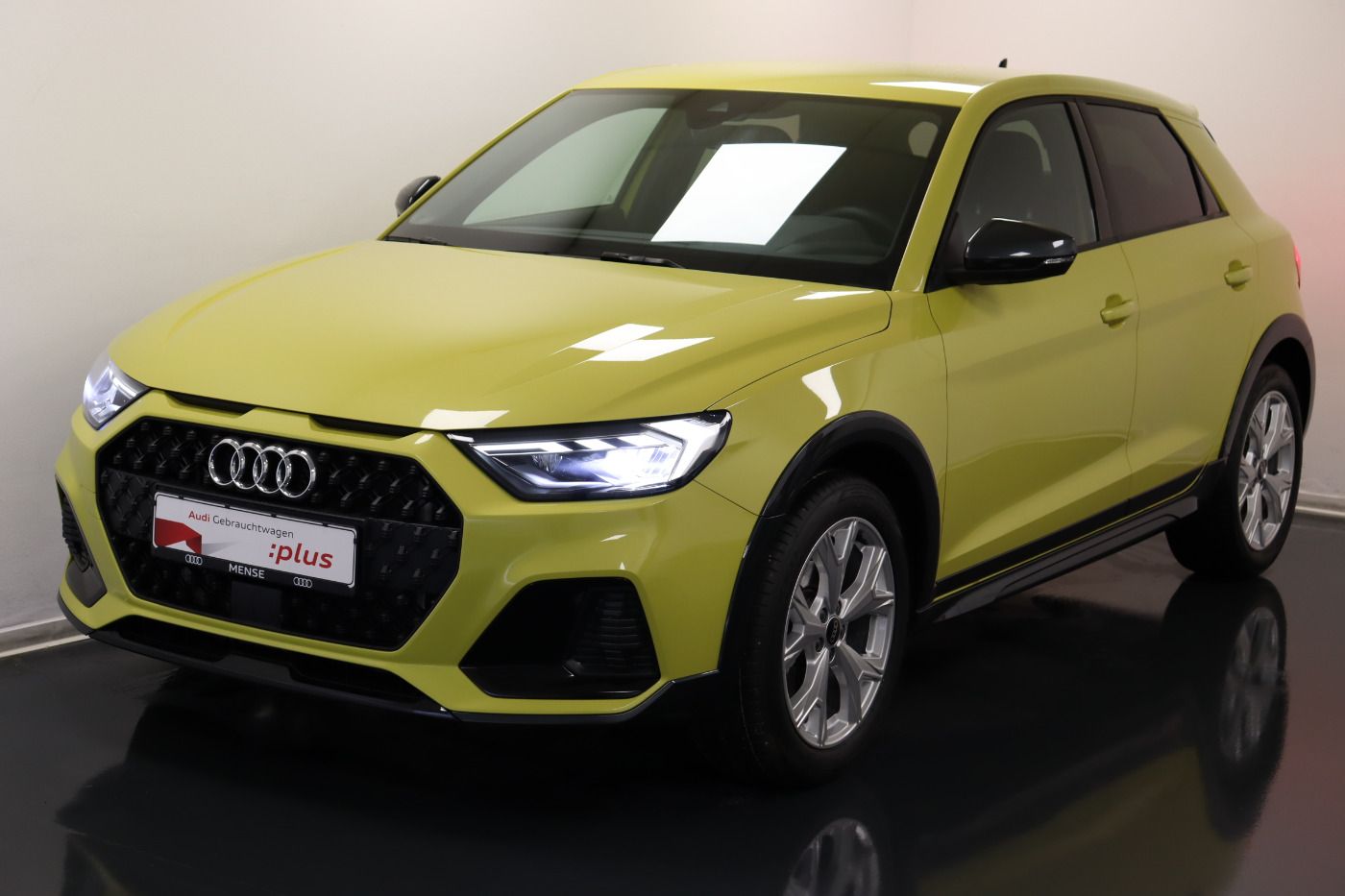 Audi A1 allstreet 35 TFSI S line - Samsaru's Car Outlet