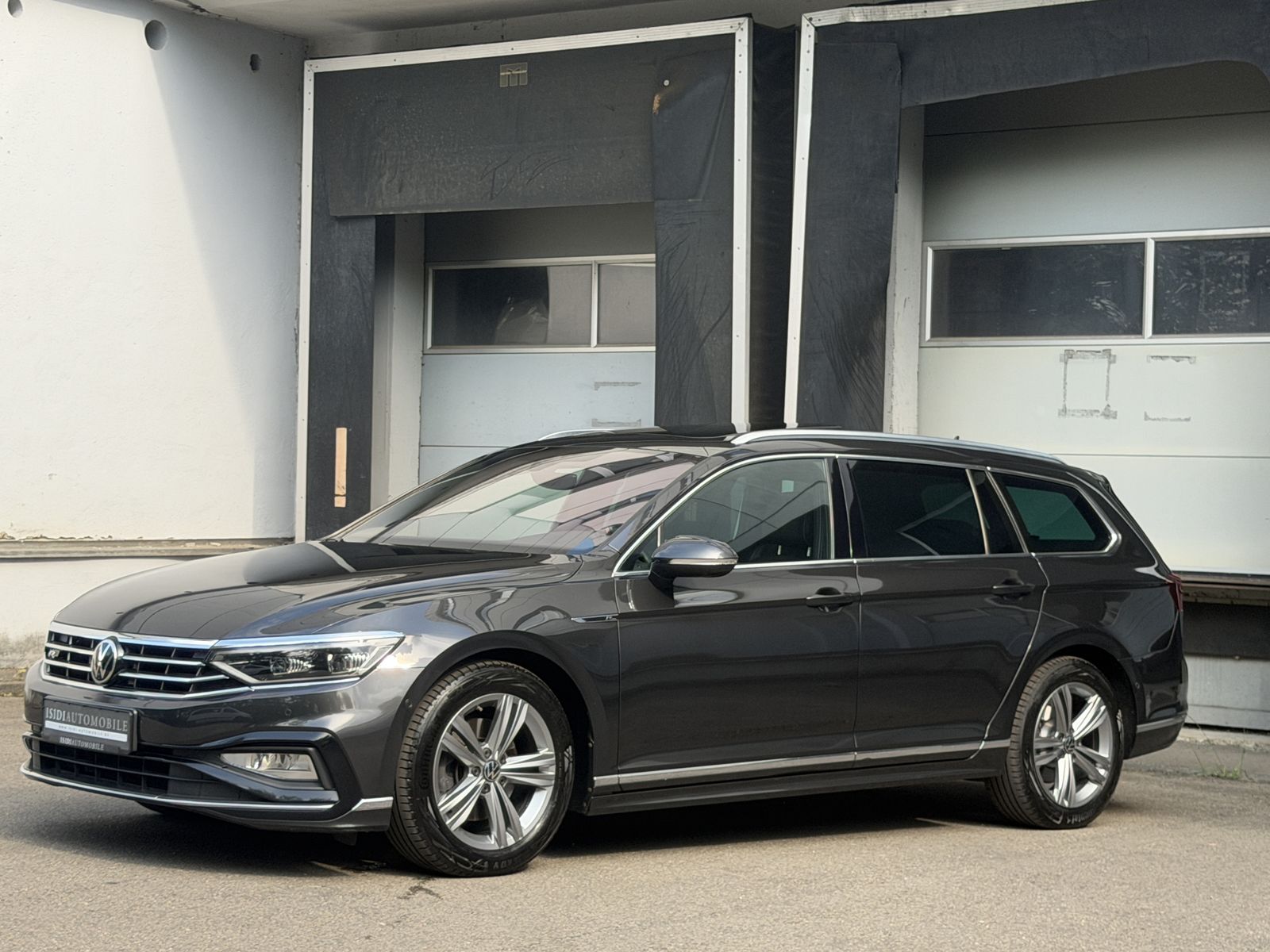 Volkswagen Passat R-Line LED Virtual Pano Massage H&K AHK