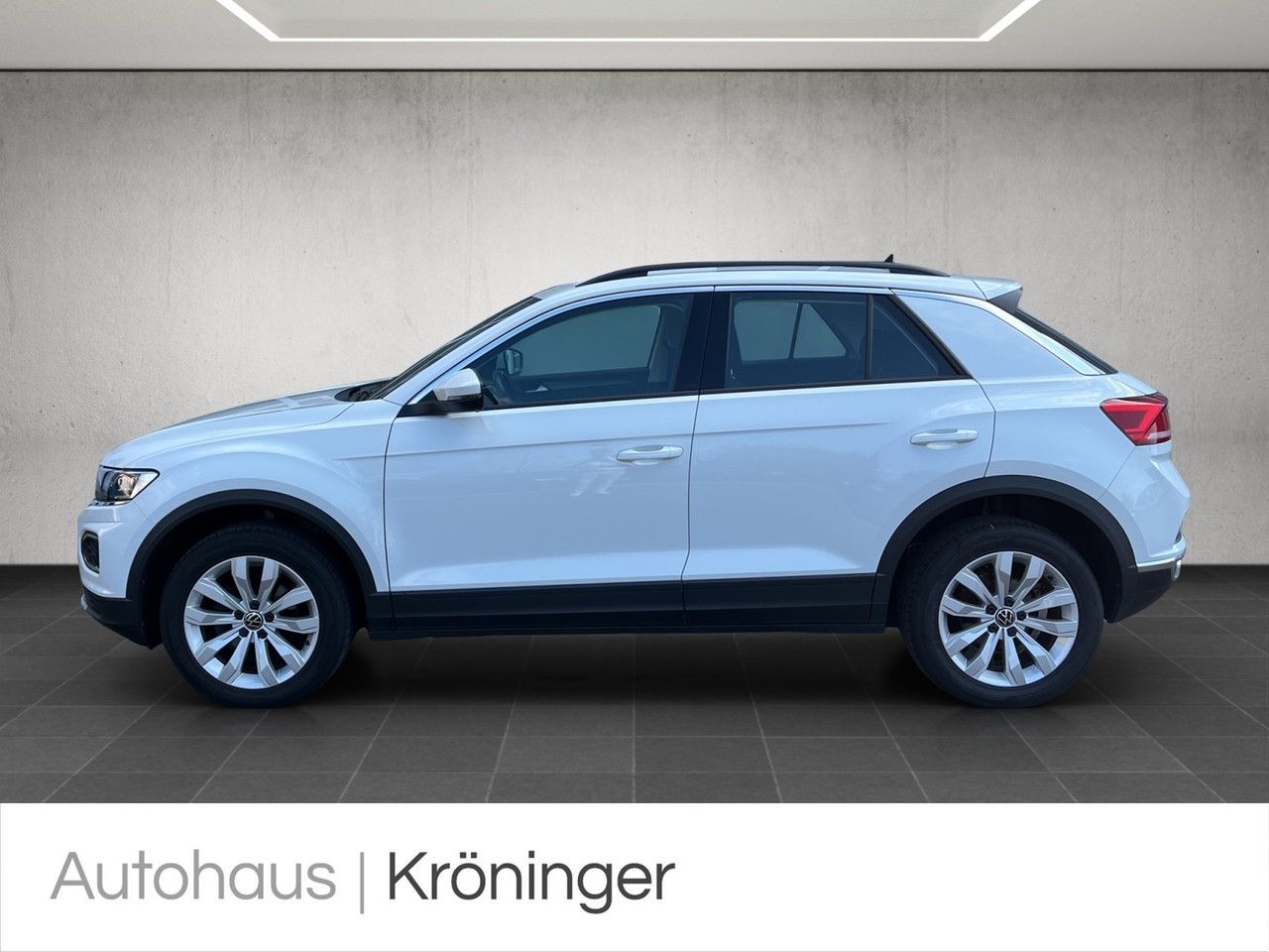 Volkswagen T-Roc 1.5 TSI DSG Style - Samsaru's Car Outlet