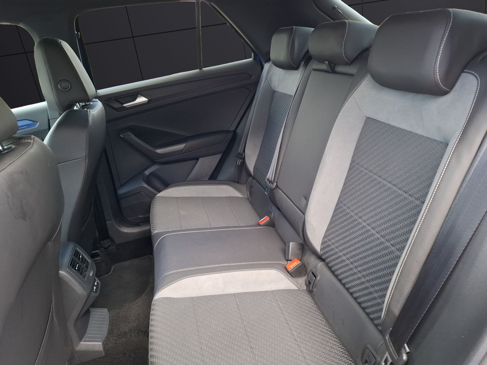 Volkswagen T-Roc R DSG 4M - Samsaru's Car Outlet