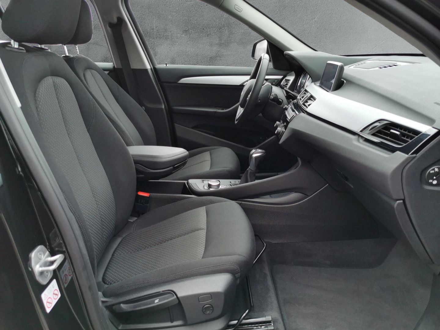 BMW X1 xDRIVE 25e ADVANTAGE - Samsaru's Car Outlet
