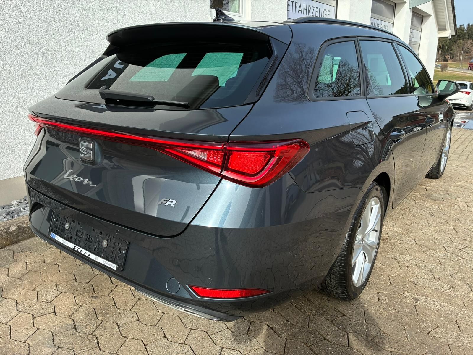 Seat Leon SP 2.0 TDI DSG NAVI LED AHK ACC KAMERA SHZ