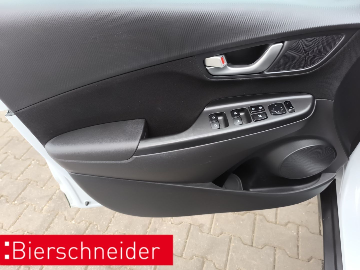 Hyundai KONA 1.6 T-GDI DCT Trend - Samsaru's Car Outlet