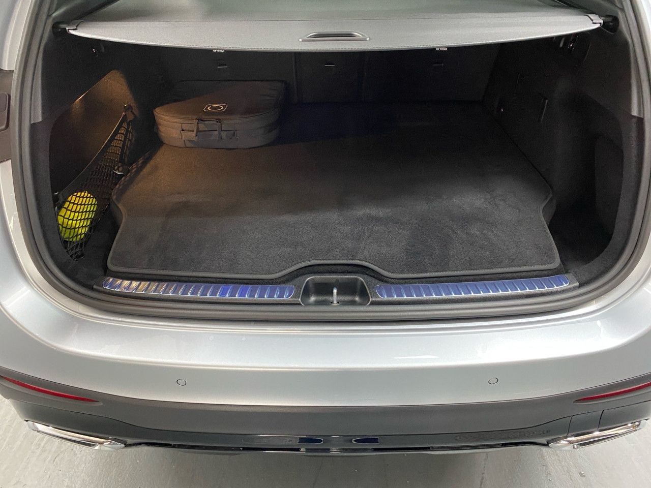 Mercedes-Benz GLC 300 e 4Matic AMG+AHK+PANO+KEYLESS+DIGITAL