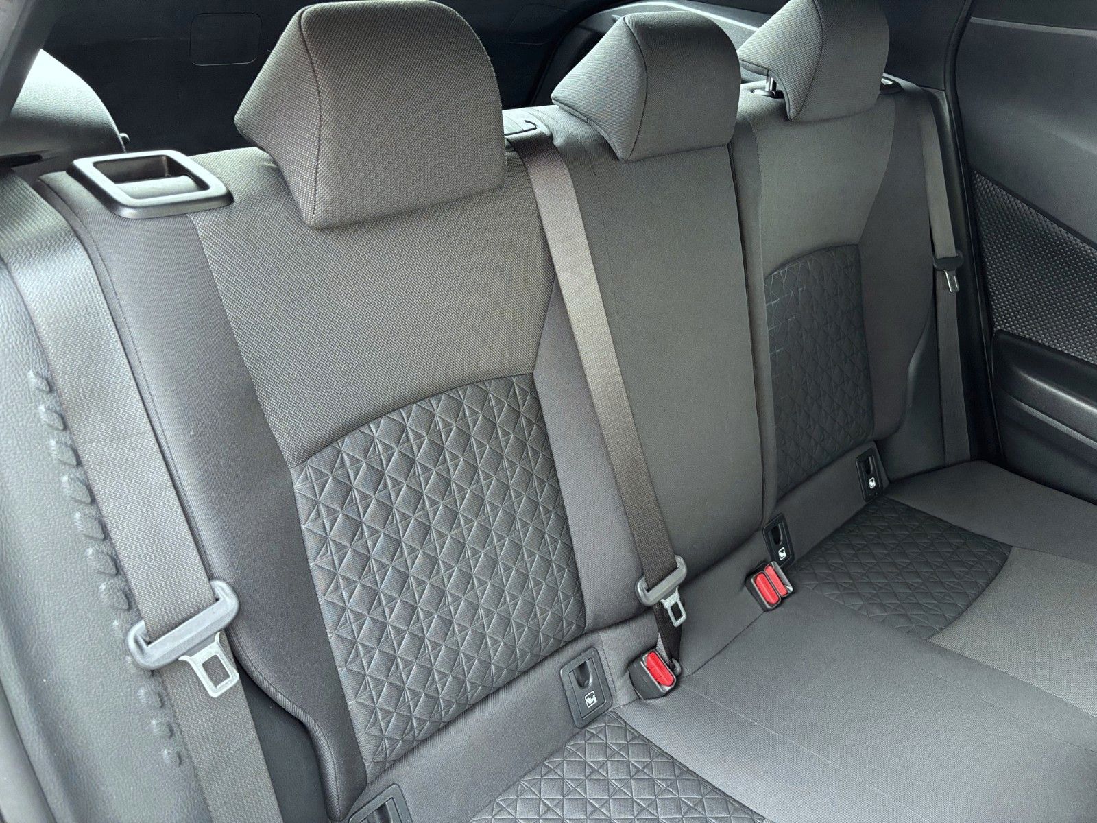 Toyota C-HR Hybrid - Samsaru's Car Outlet