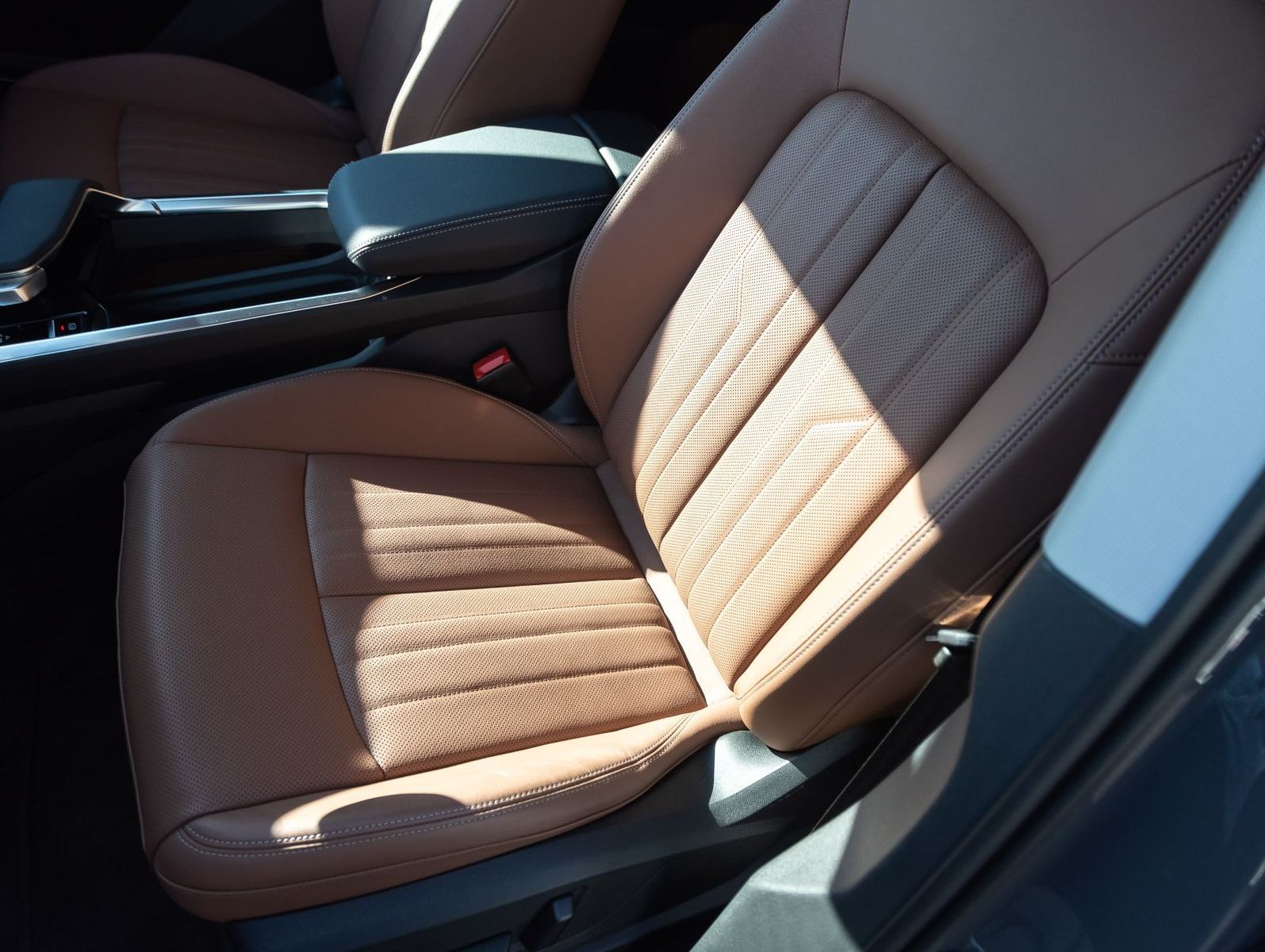 Audi Q8 S line 50 e-tron qu. - Samsaru's Car Outlet