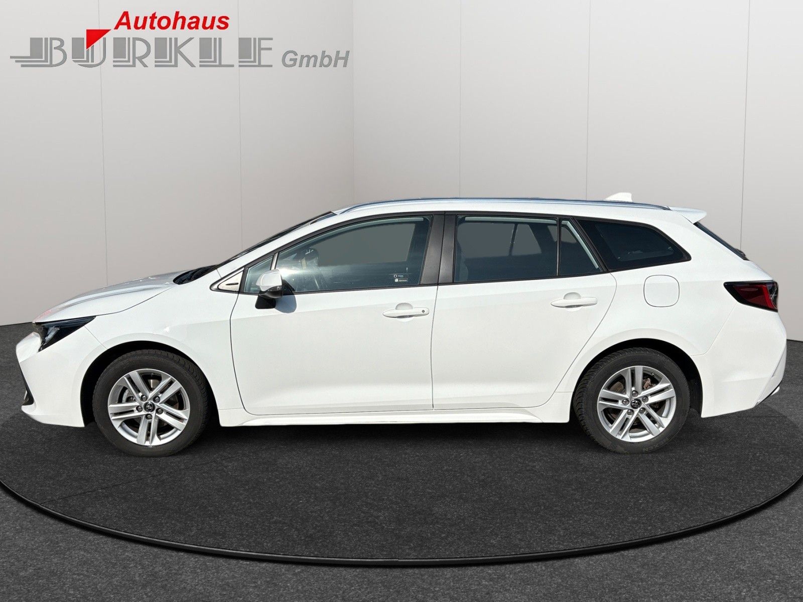 Toyota Corolla Touring Sports Hybrid Business Edition - Samsaru's Car Outlet