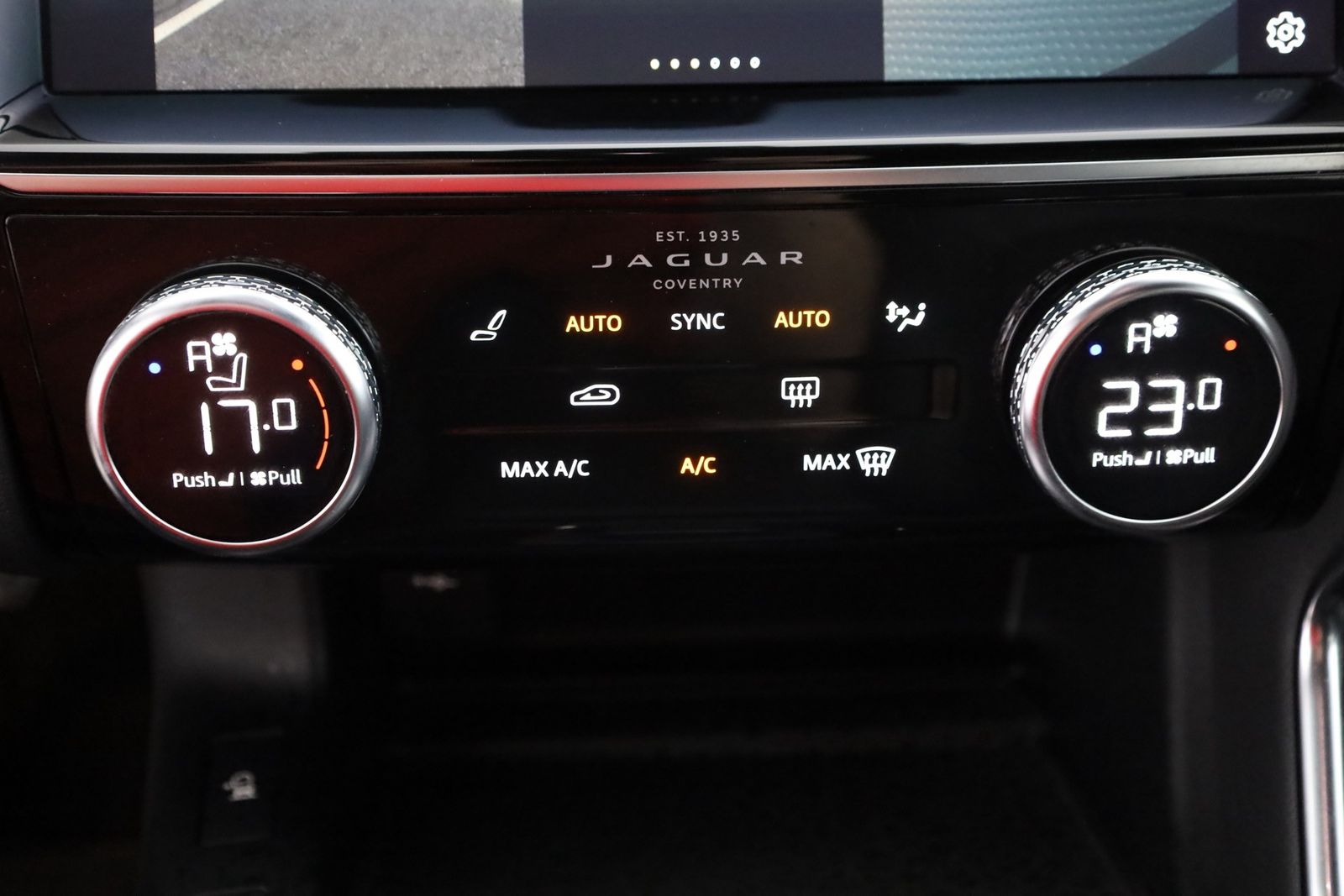 Jaguar E-PACE 2.0 Aut. AWD LED Panorama Memory 360° ACC
