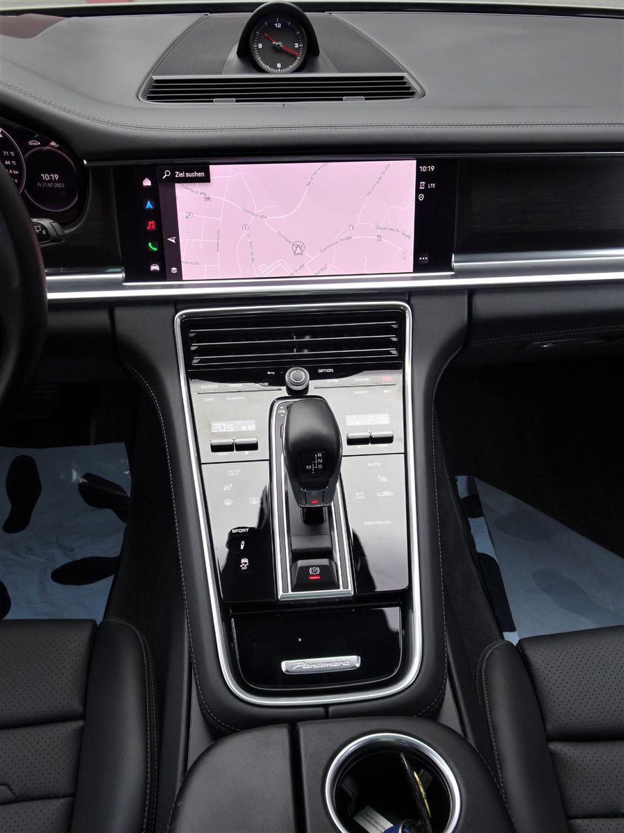 Porsche Panamera Sport Turismo 4 Platinum Edition/Design