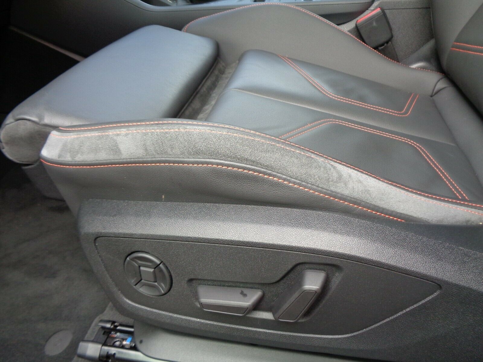 Audi Q3 40 TFSI quattro S-line - Samsaru's Car Outlet