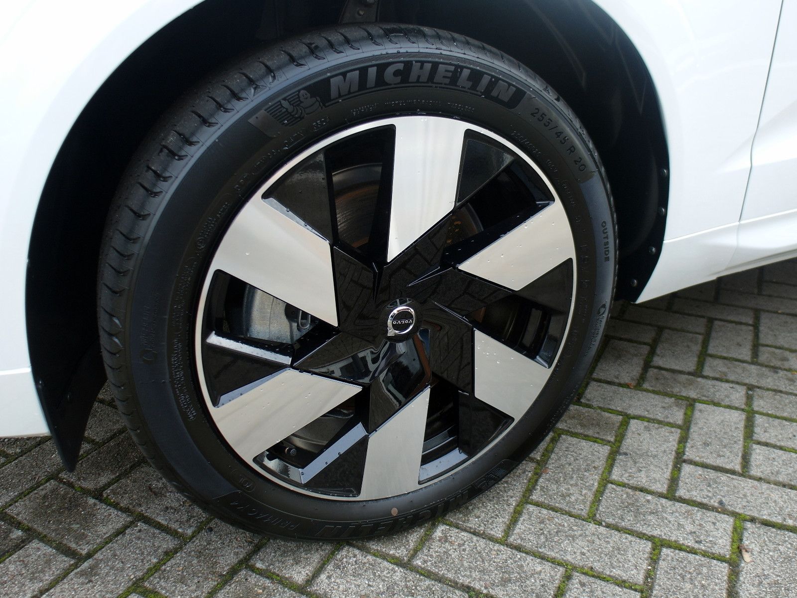 Volvo XC60 T6 AWD Plus Dark #volvocars #madebymerten