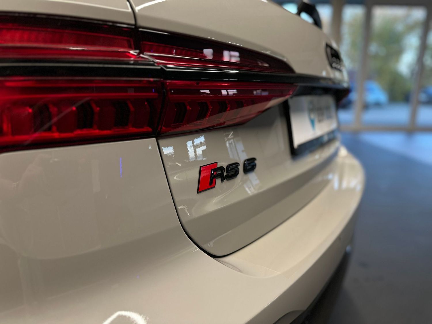 Audi RS6 4.0 TFSI quattro*MATRIX*KERAMIK*CARBON*4 ZON