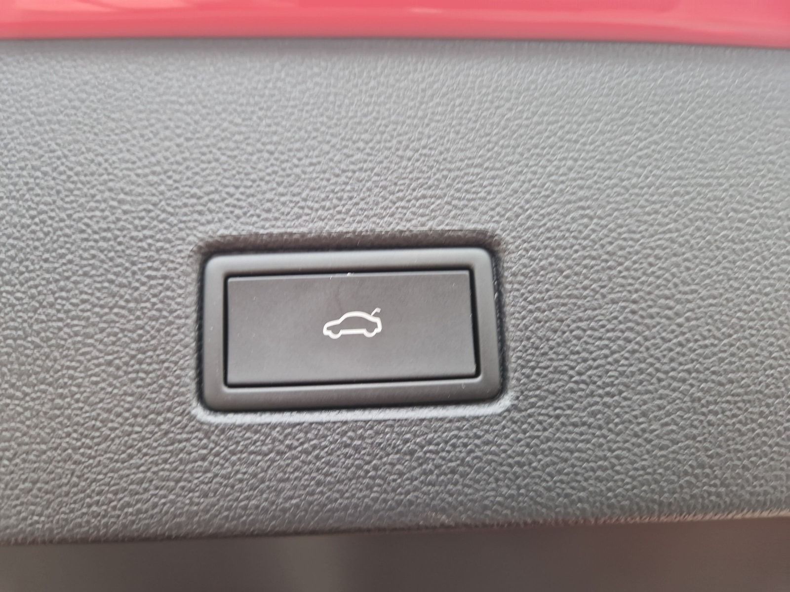 Volkswagen T-Roc Sport - Samsaru's Car Outlet