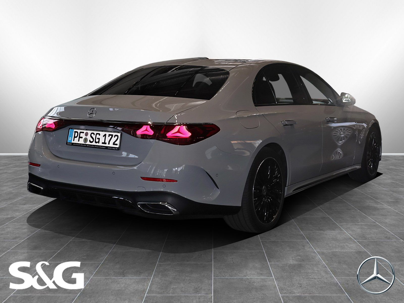 Mercedes-Benz E 220 d 4M AMG MBUX+360°+DIG-LED+AHK+Pano+Distro