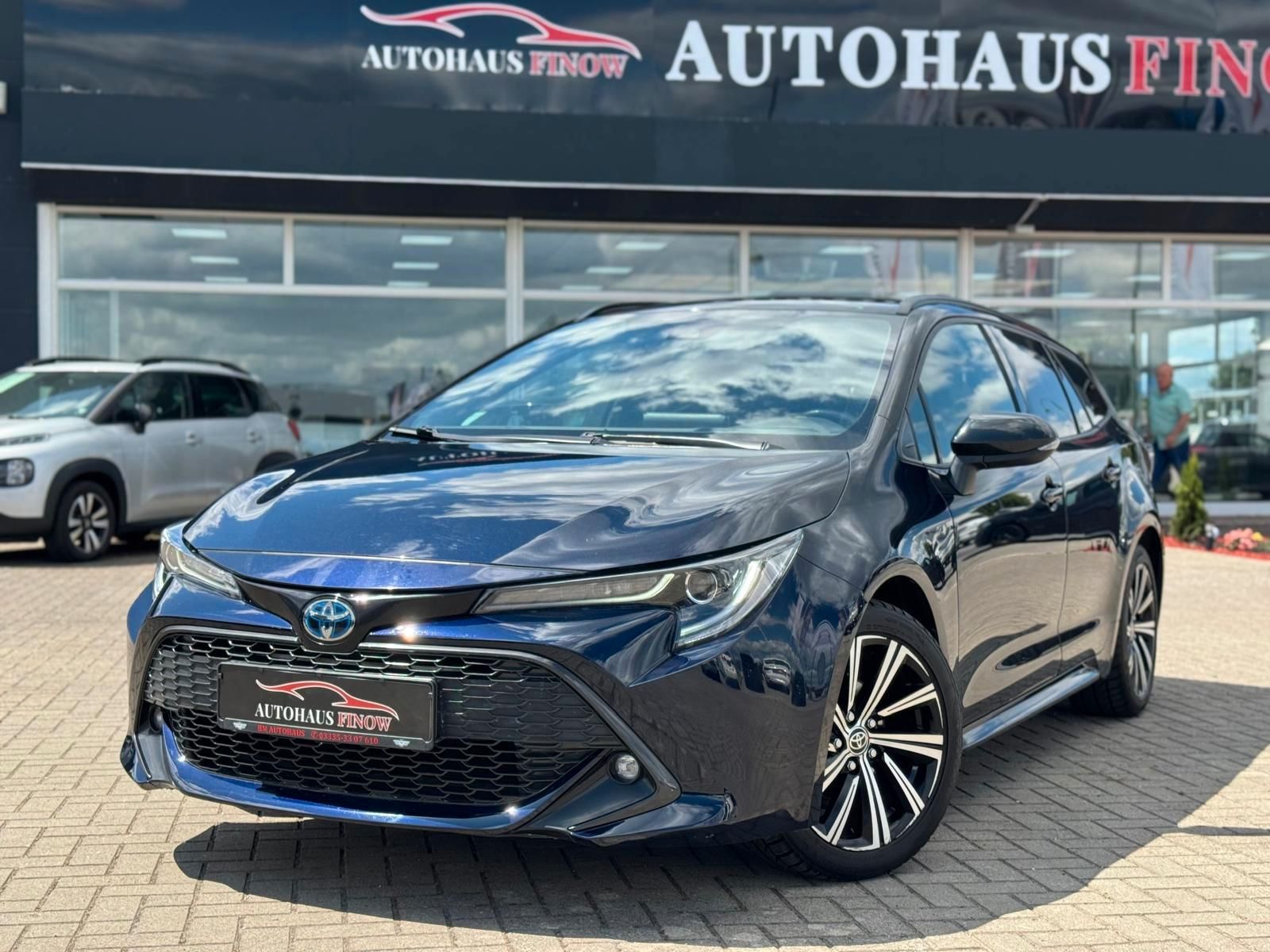 Toyota Corolla 1.8 Touring Sports Hybrid - Samsaru's Car Outlet