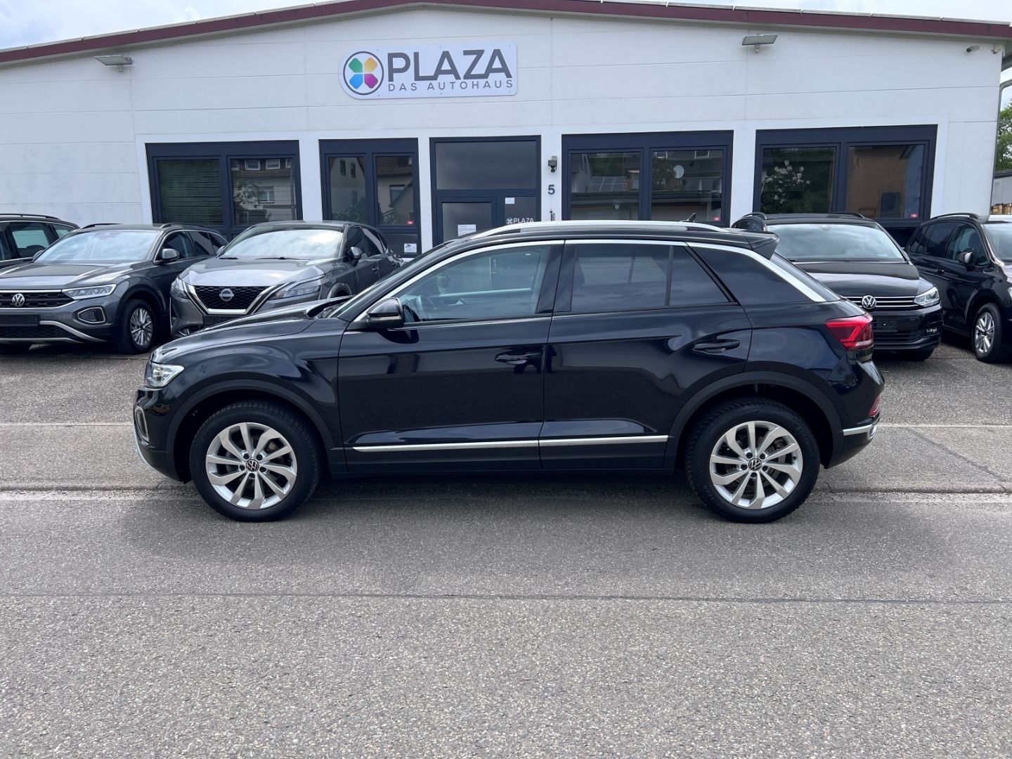 Volkswagen T-Roc 1.0 TSI Style - Samsaru's Car Outlet