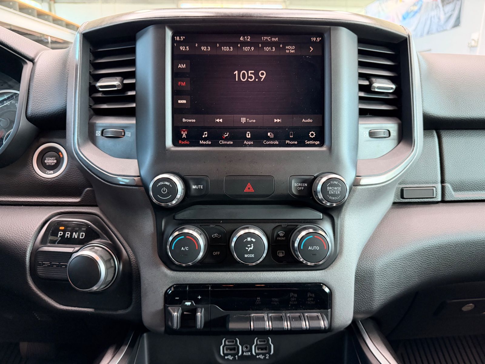 Dodge RAM 1500 3.0 EcoDiesel Bighorn Kamera Hardtop