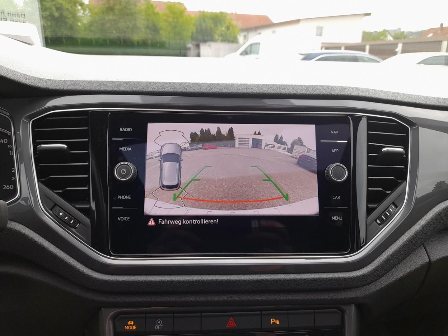 Volkswagen T-Roc Sport 1.5 TSI DSG - Samsaru's Car Outlet