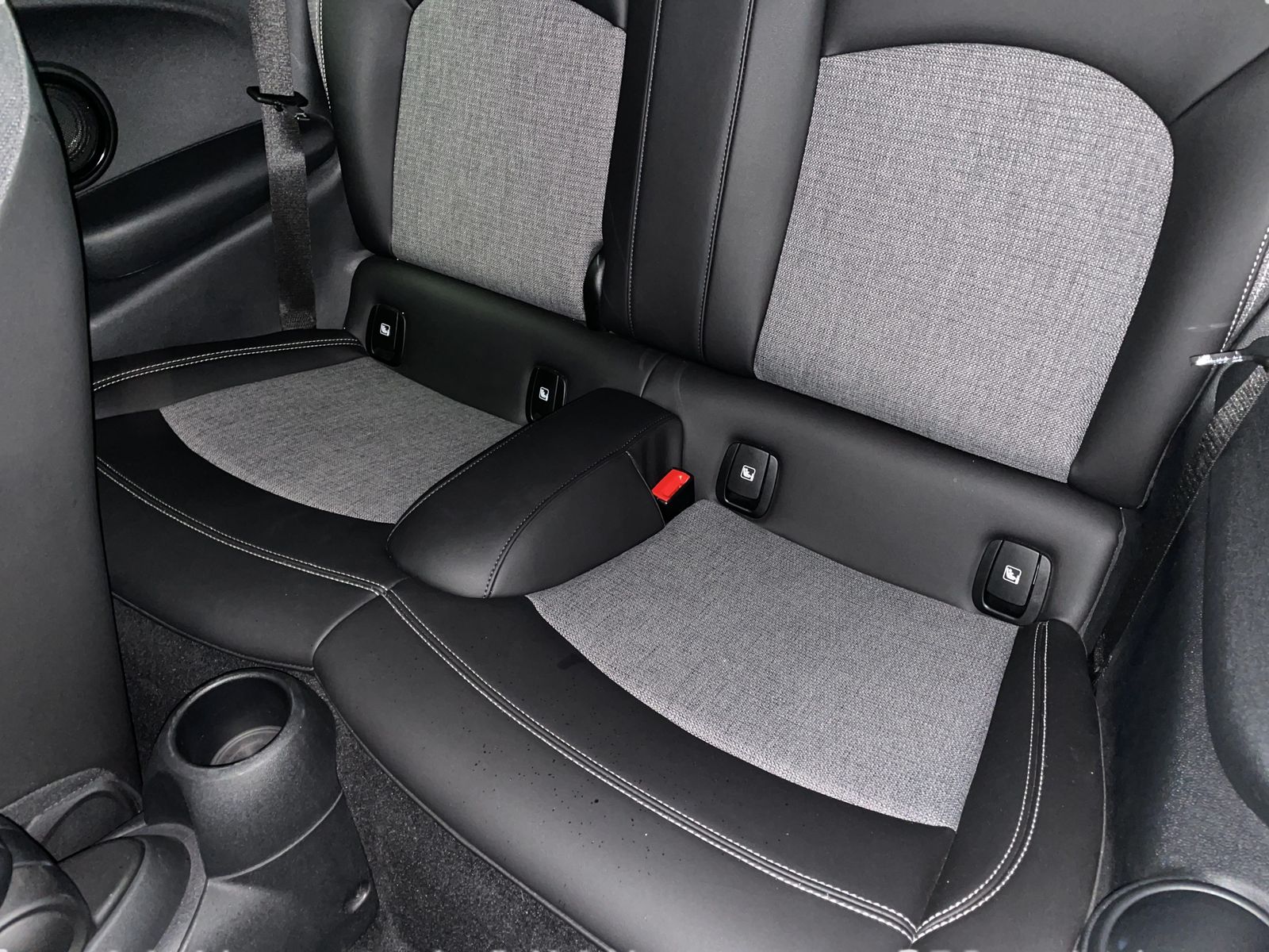 MINI Cooper S - Samsaru's Car Outlet