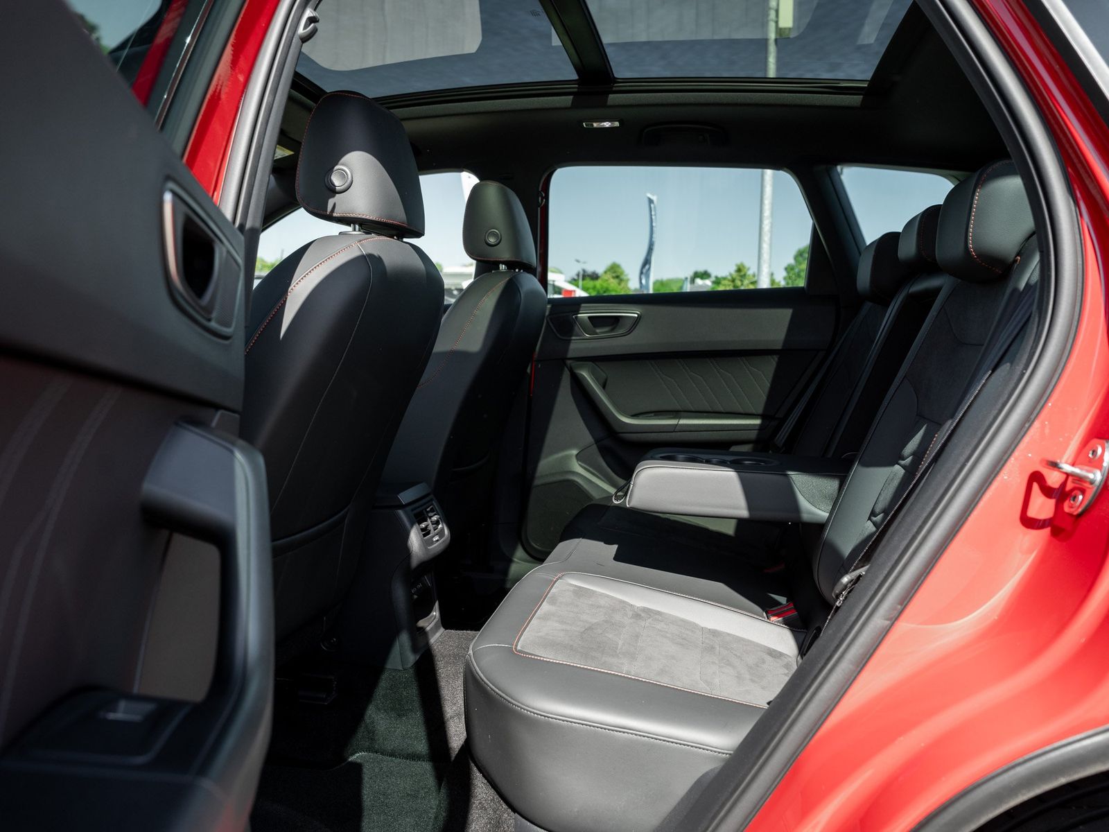 Seat ATECA FR 1.5 TSI DSG AHK Kam. Navi Pano Sportp.