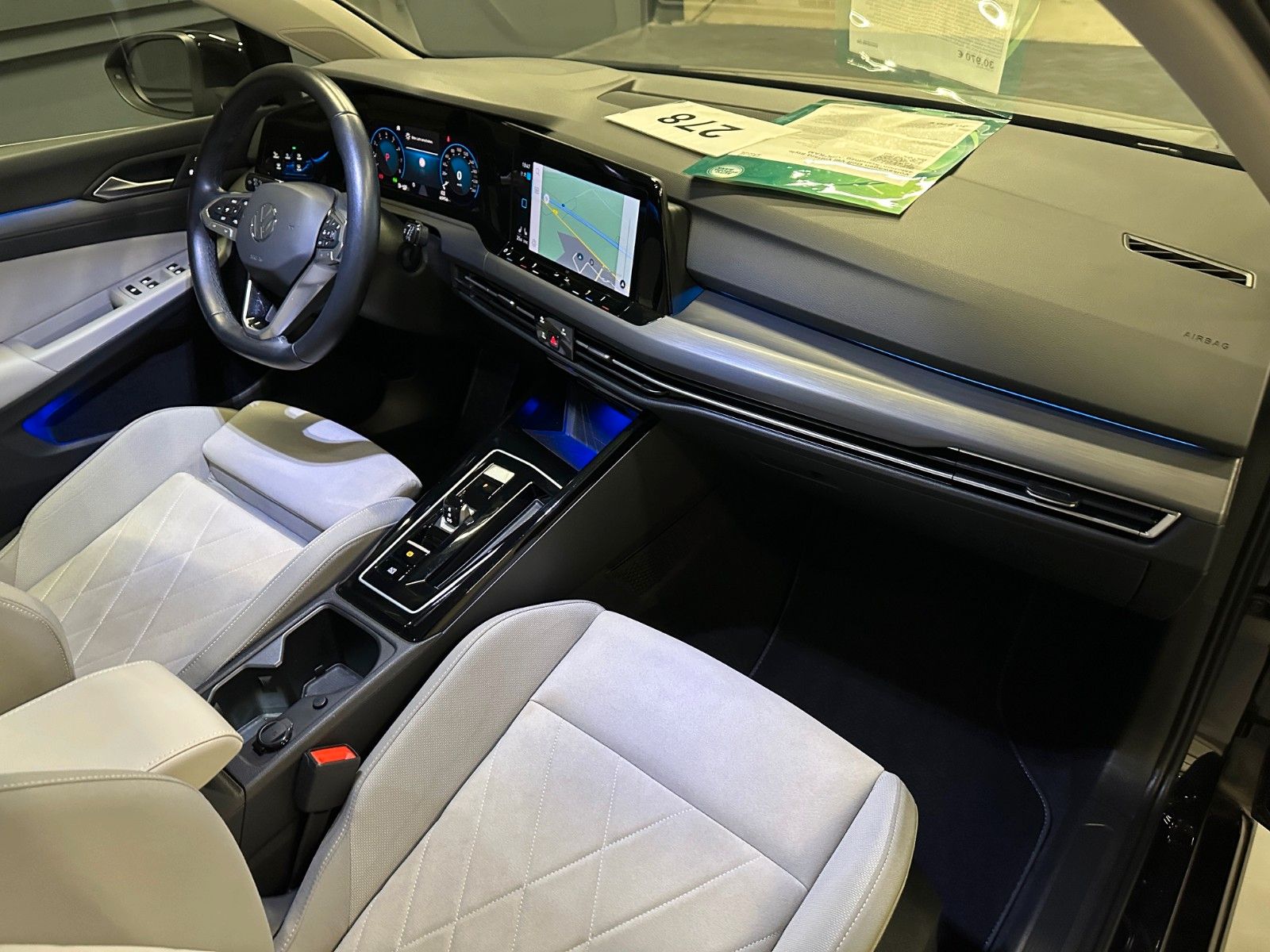 Volkswagen Golf VIII Variant Style 4Motion*Standhzg*AHK*KAM