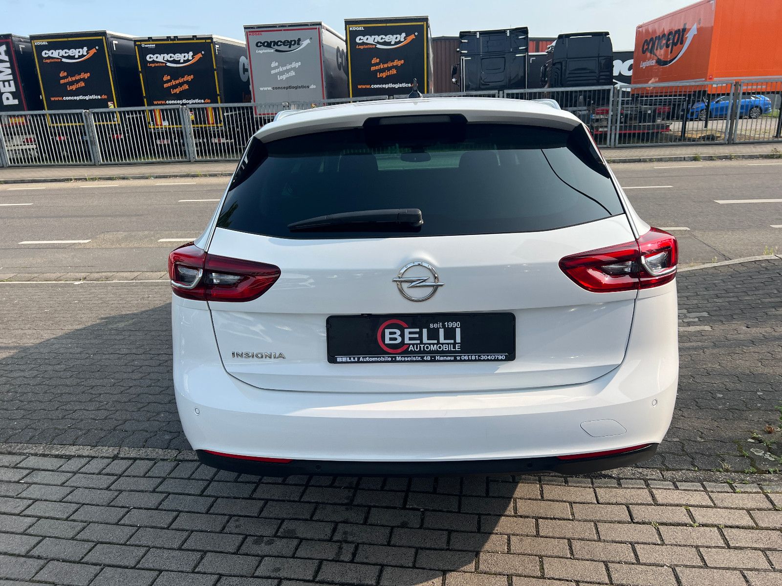 Opel Insignia B Sports Tourer Business - Samsaru's Car Outlet