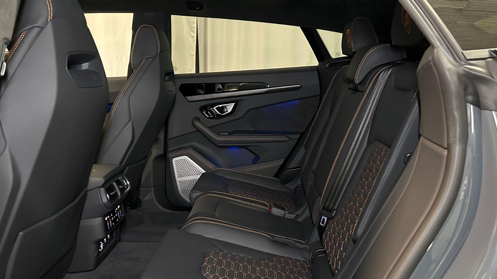 Lamborghini Urus S - Samsaru's Car Outlet