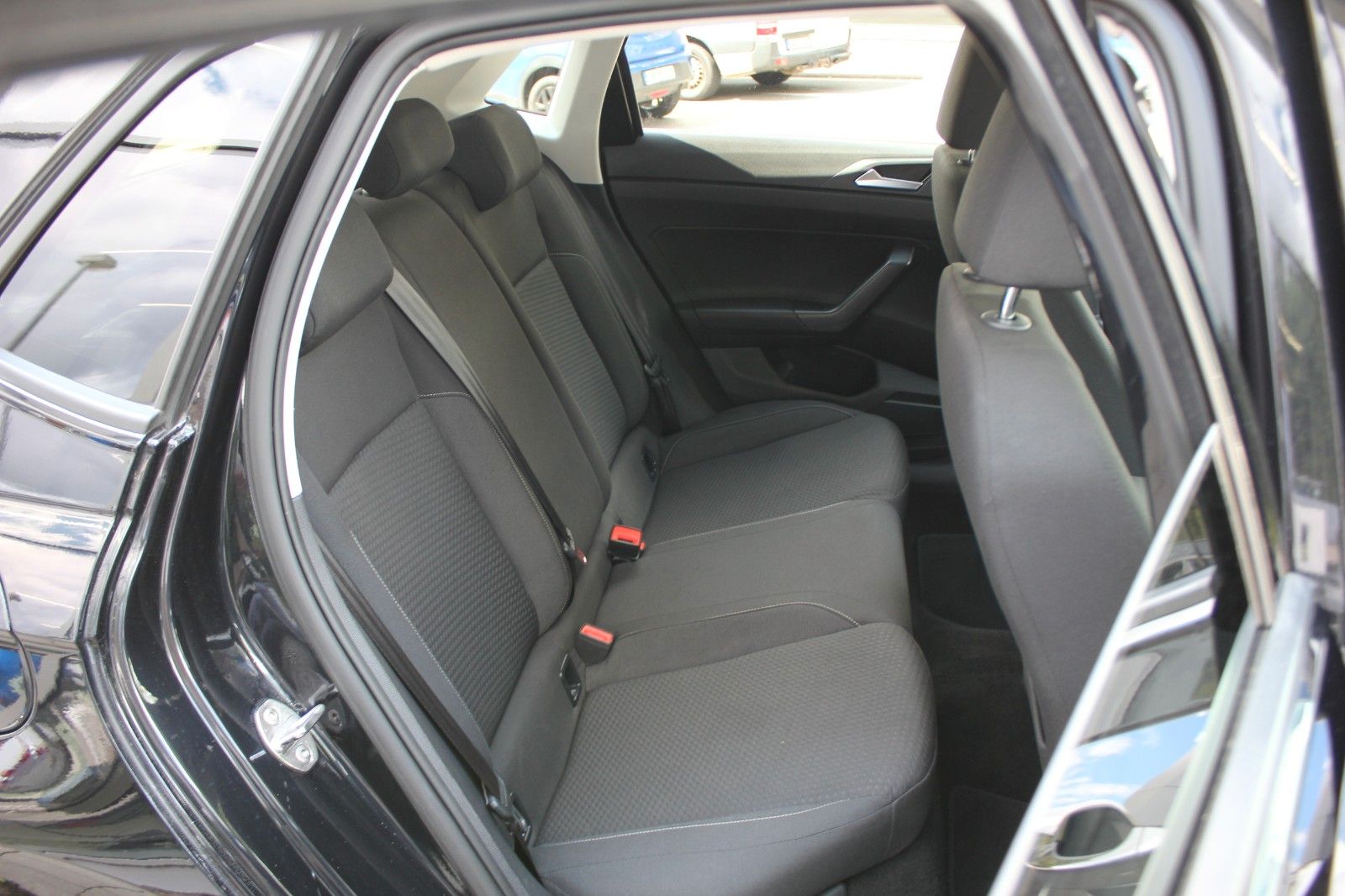 Volkswagen Polo VI Comfortline 1.0 TSI DSG - Samsaru's Car Outlet