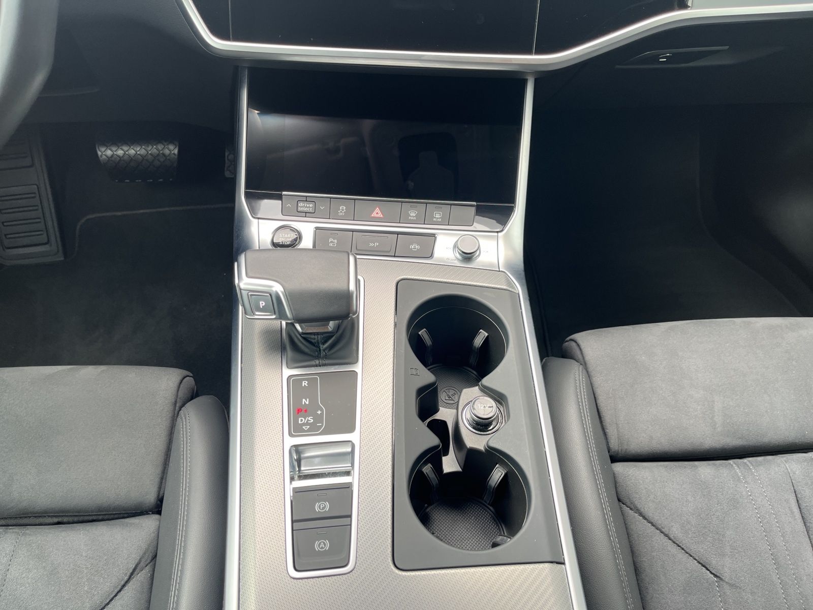 Audi A6 Avant 40 TDI quattro design S Line - Samsaru's Car Outlet