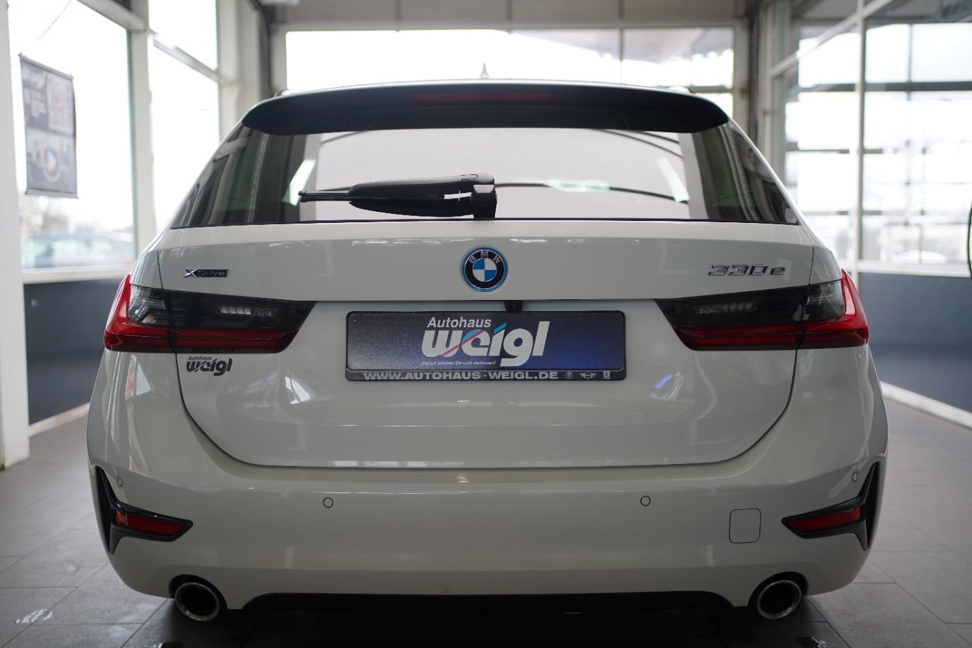 BMW 330e xDri Sport Line +HeadUp+Laserlicht+Komfortz