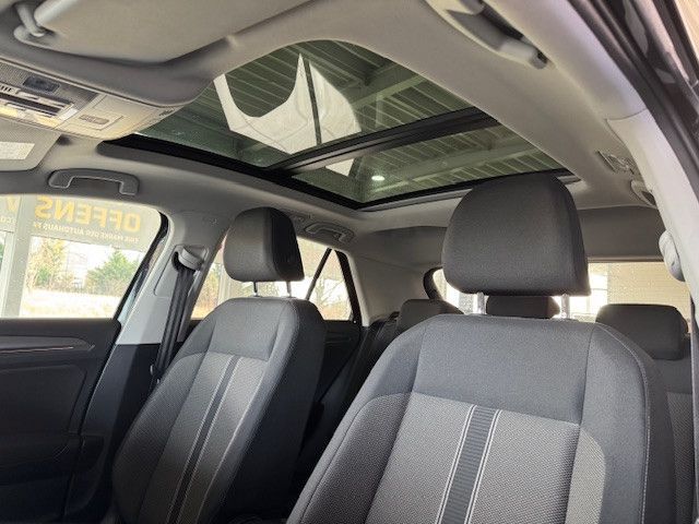 Volkswagen T-ROC Style R-line - Samsaru's Car Outlet