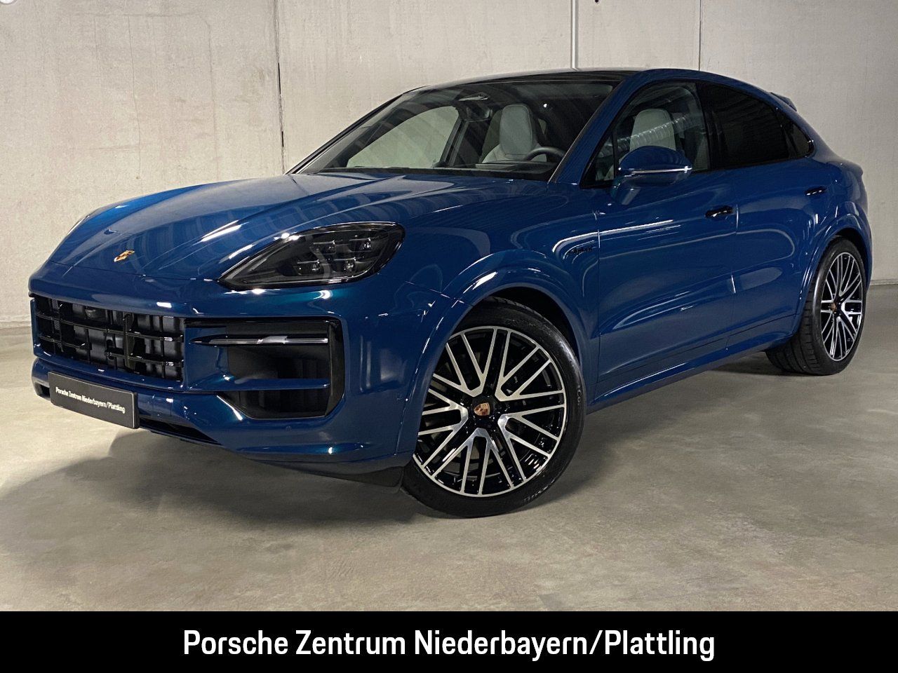 Porsche Cayenne E-Hybrid Coupe Black Edition | InnoDrive