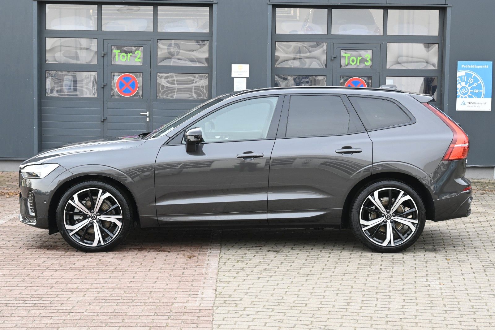 Volvo XC60 B4 AWD Ultimate Dark*LED*PANO*STHZ*