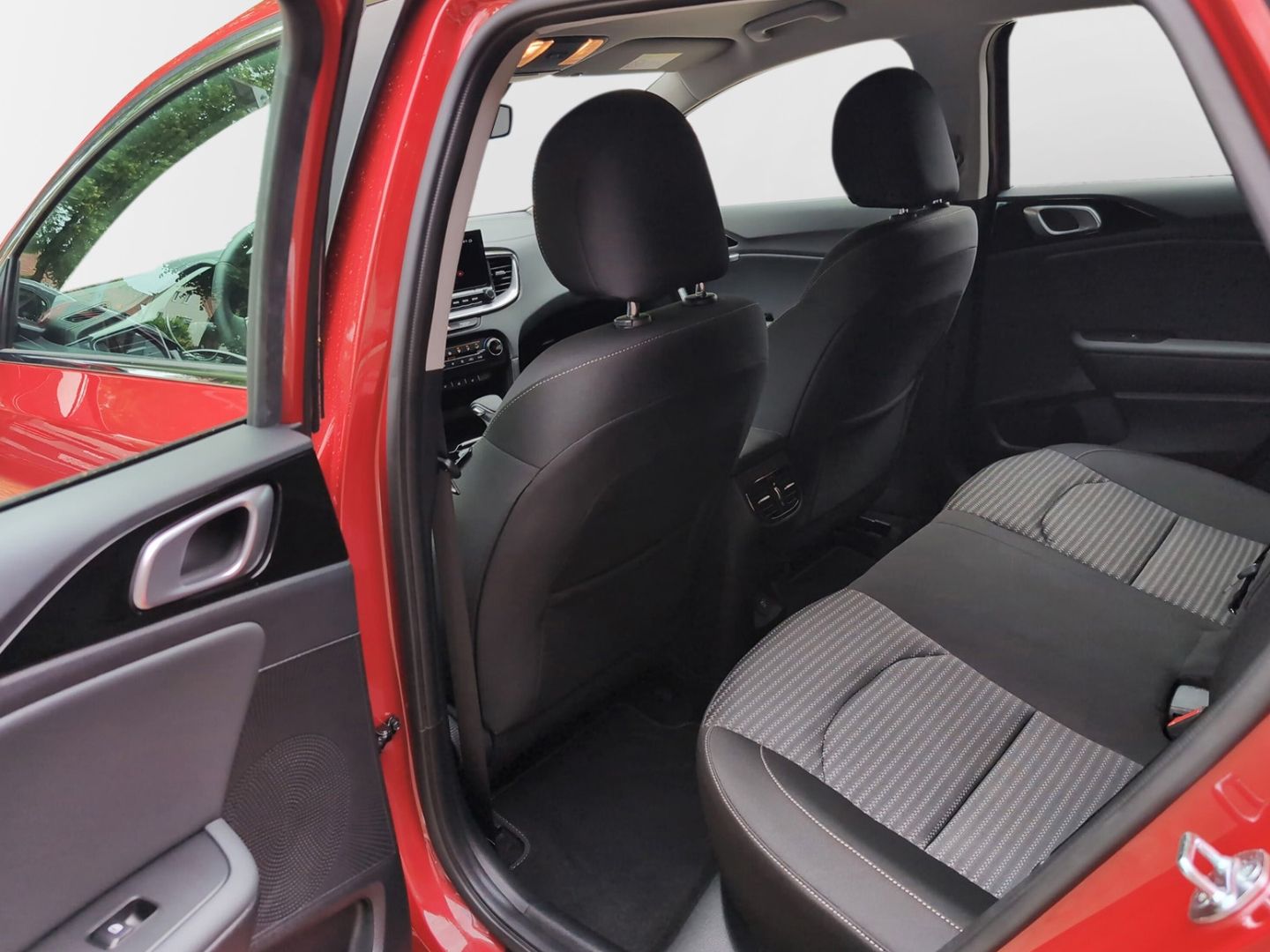 Kia Ceed 1.5 T-GDI Spirit - Samsaru's Car Outlet