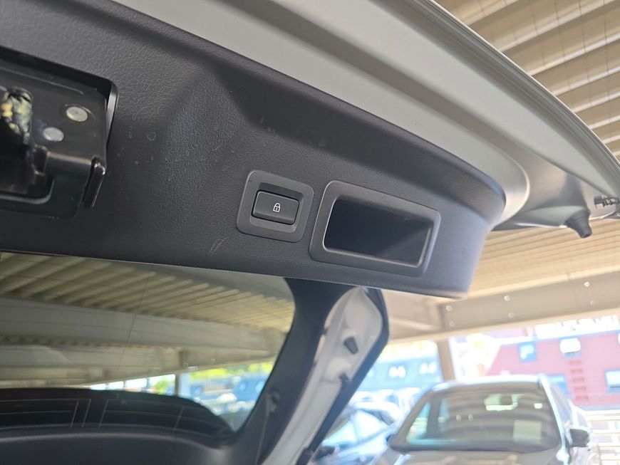 Mazda MX-30 e-SKYACTIV EV MAKOTO