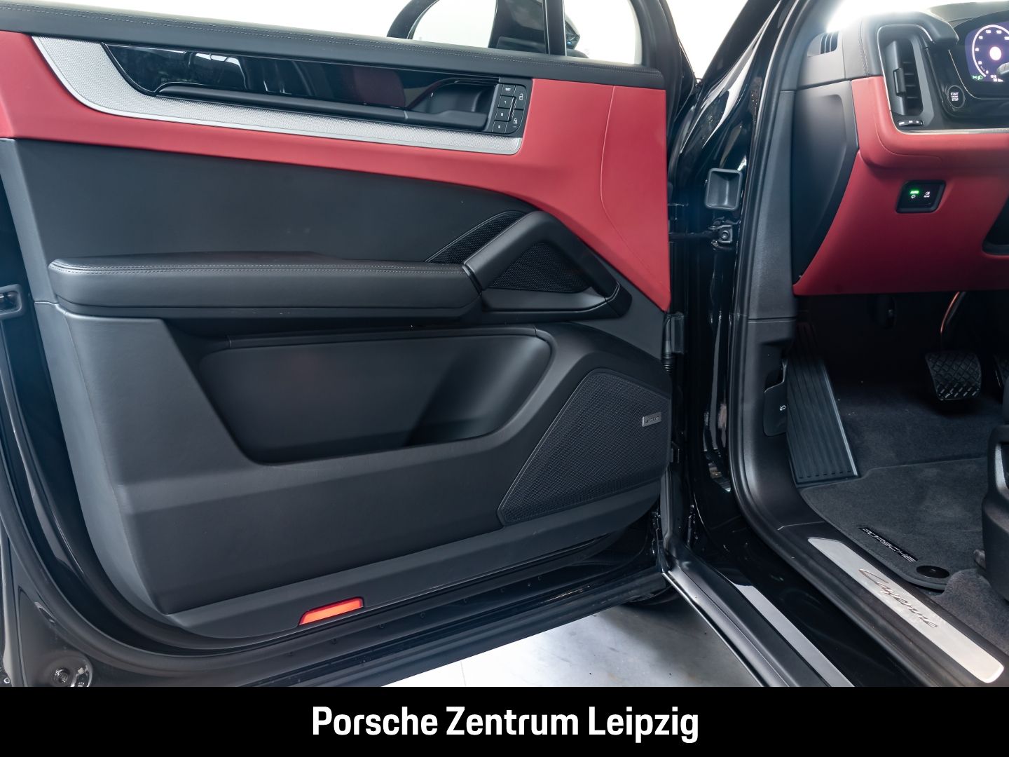 Porsche Cayenne E-Hybrid SportDesign HD-Matrix AHK HeadU