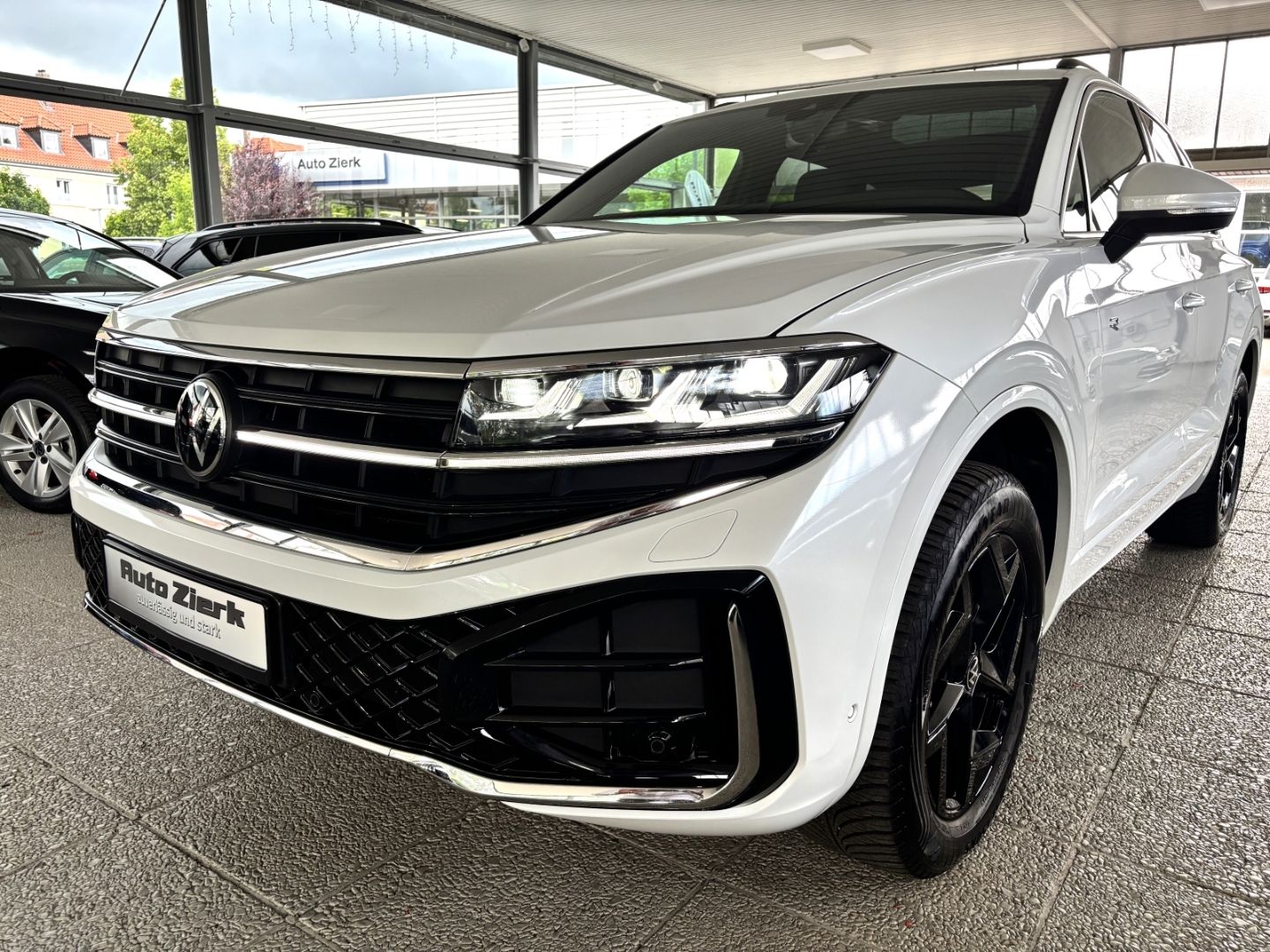 Volkswagen Touareg 3.0 TDI 4Motion R-Line ACC IQ.LIGHT PANO